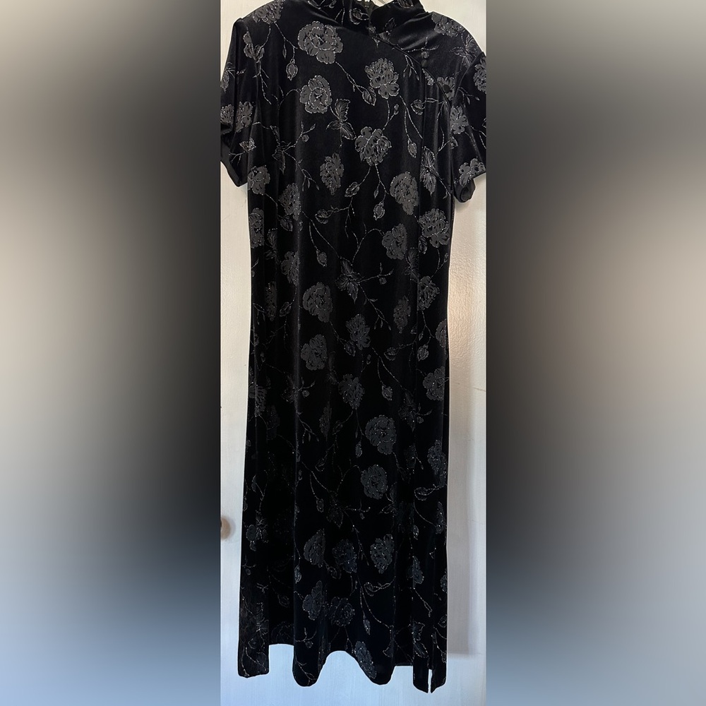 Black Floral Velvet Maxi Dress